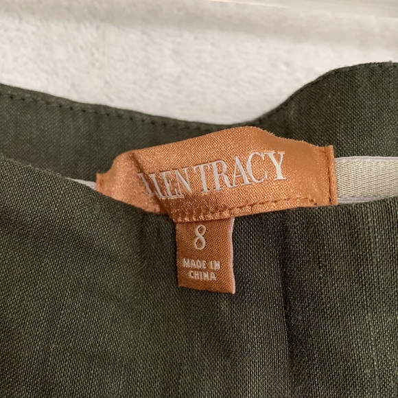 Ellen Tracy tunic style tank top. Metal embellishment around collar and sleeve. - Picture 5 of 6